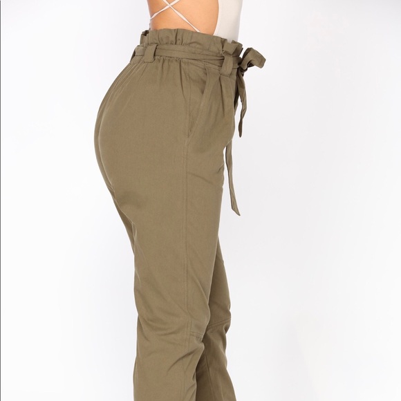 Fashion Nova - Cargo pants in Olive Green SIZE 2 - Picture 4 of 5